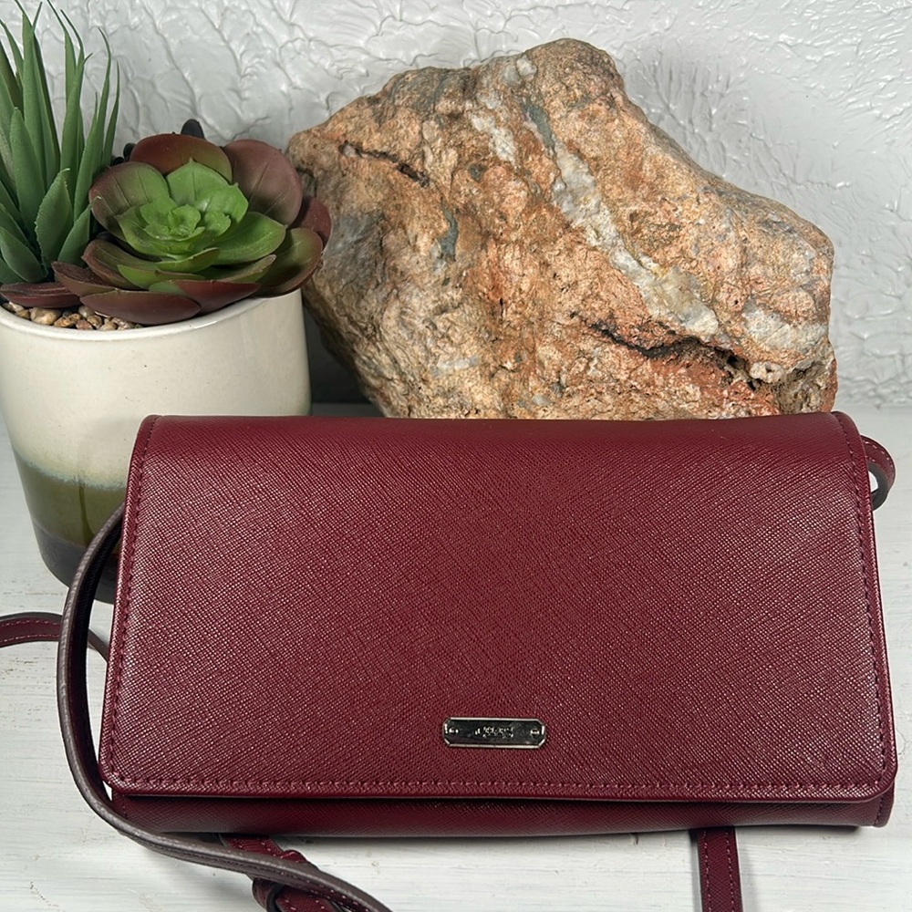 NWOT CHAPS Crossbody Wallet Removable Strap Burgundy Red CHAPS Purse - Picture 2 of 15